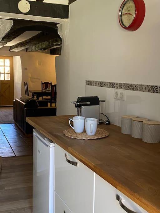 Spacious 1 Bed Home With Shared Pool Champagnac-la-Rivière Dış mekan fotoğraf