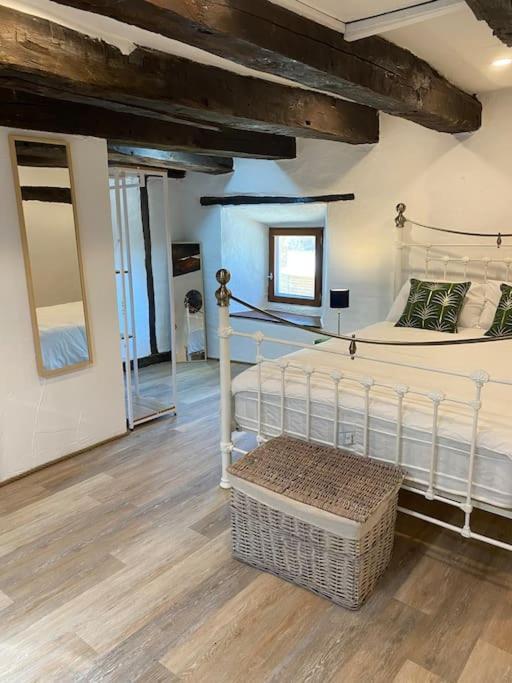 Spacious 1 Bed Home With Shared Pool Champagnac-la-Rivière Dış mekan fotoğraf